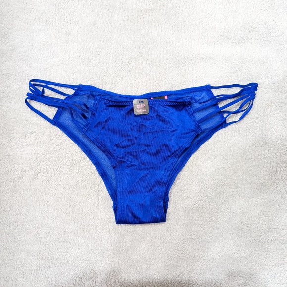 La Senza garter belt & panty set - Picture 4 of 6